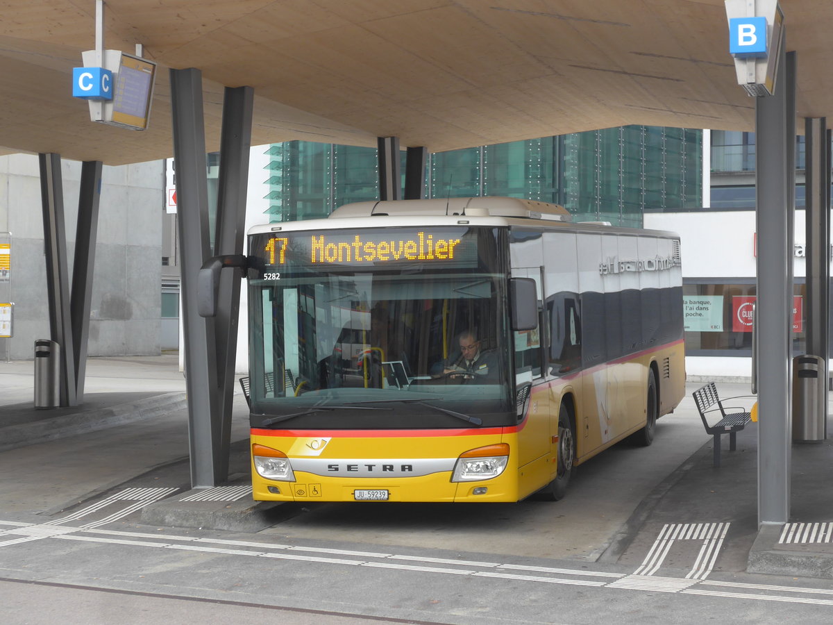 (199'191) - CarPostal Ouest - JU 59'239 - Setra (ex Nr. 23) am 4. November 2018 beim Bahnhof Del�mont