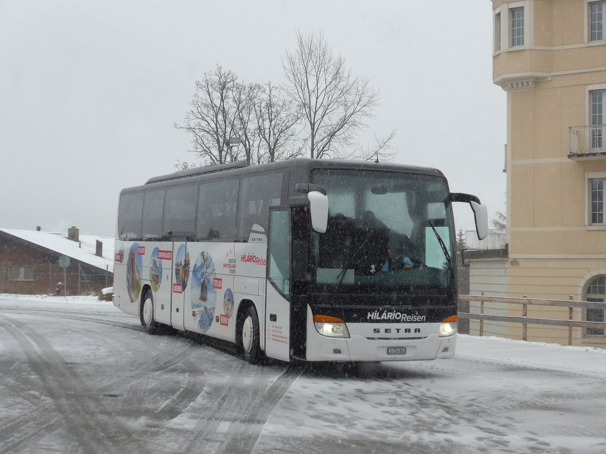 (199'888) - Hil�rio, Sch�tz - LU 254'802 - Setra (ex Marti, Kallnach) am 10. Dezember 2018 beim Bahnhof Grindelwald