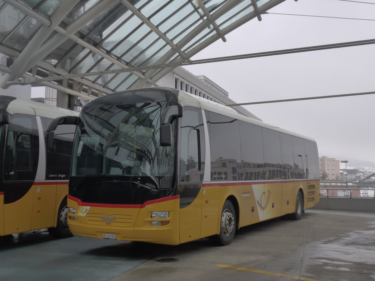 (201'387) - PostAuto Graub�nden - GR 162'981 - MAN am 2. Februar 2019 in Chur, Postautostation