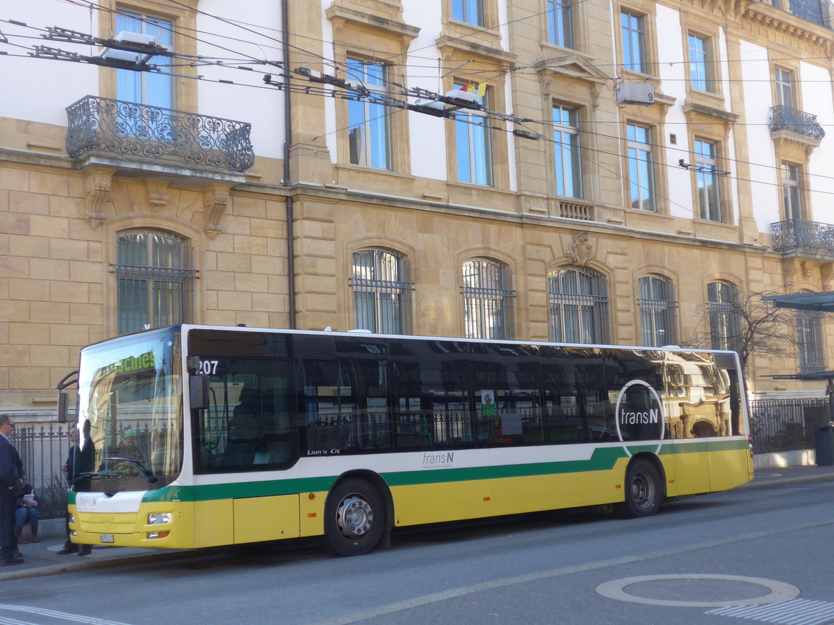 (201'649) - transN, La Chaux-de-Fonds - Nr. 207/NE 114'207 - MAN (ex TN Neuch�tel Nr. 207) am 16. Februar 2019 in Neuch�tel, Place Pury