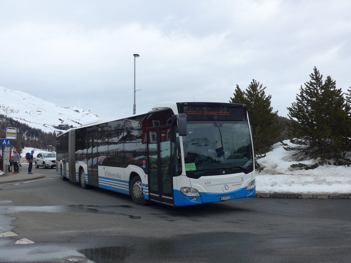 (202'089) - RTB Altst�tten - Nr. 3/SG 292'107 - Mercedes am 10. M�rz 2019 in Silvaplana, Kreisel Mitte