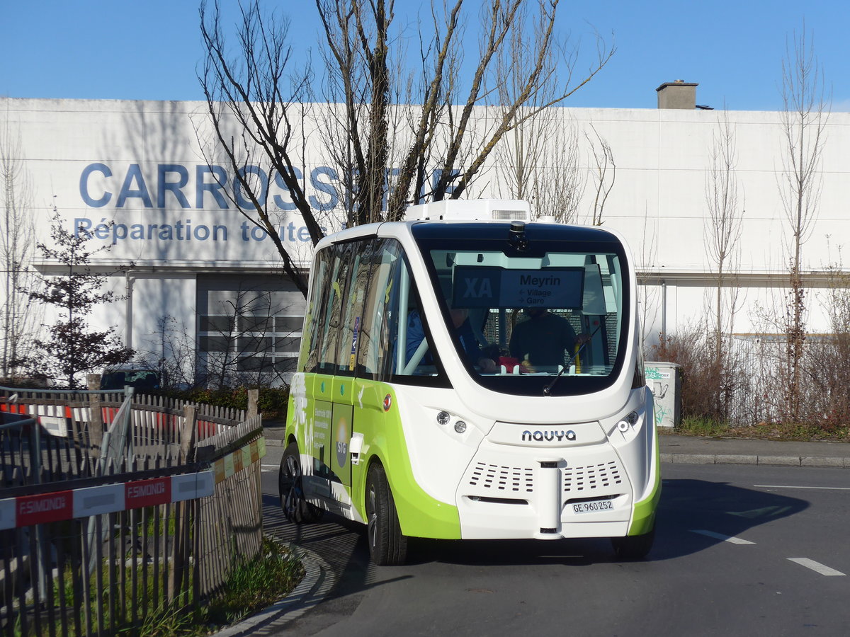 (202'311) - TPG Gen�ve - GE 960'252 - Navya am 11. M�rz 2019 beim Bahnhof Meyrin