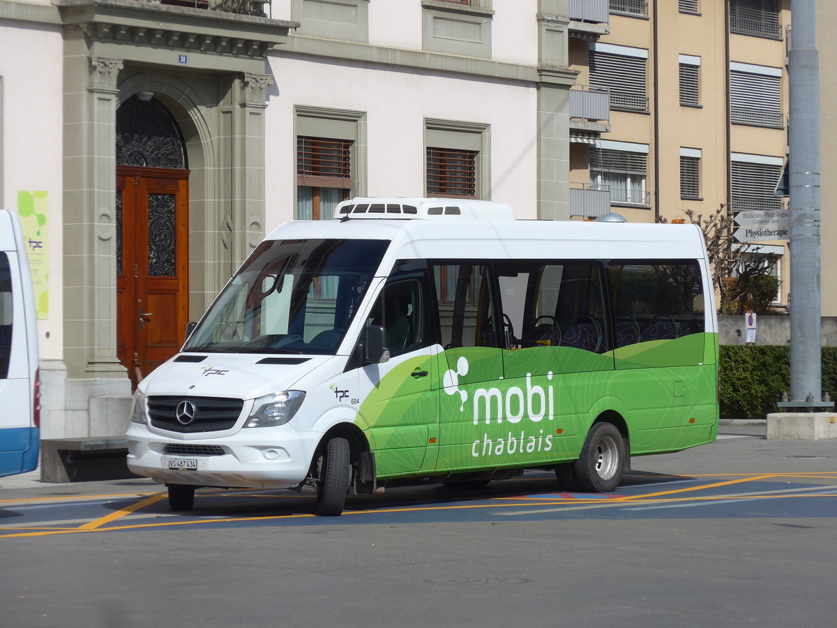 (202'444) - TPC Aigle - Nr. 604/VS 487'434 - Mercedes am 17. M�rz 2019 beim Bahnhof Aigle