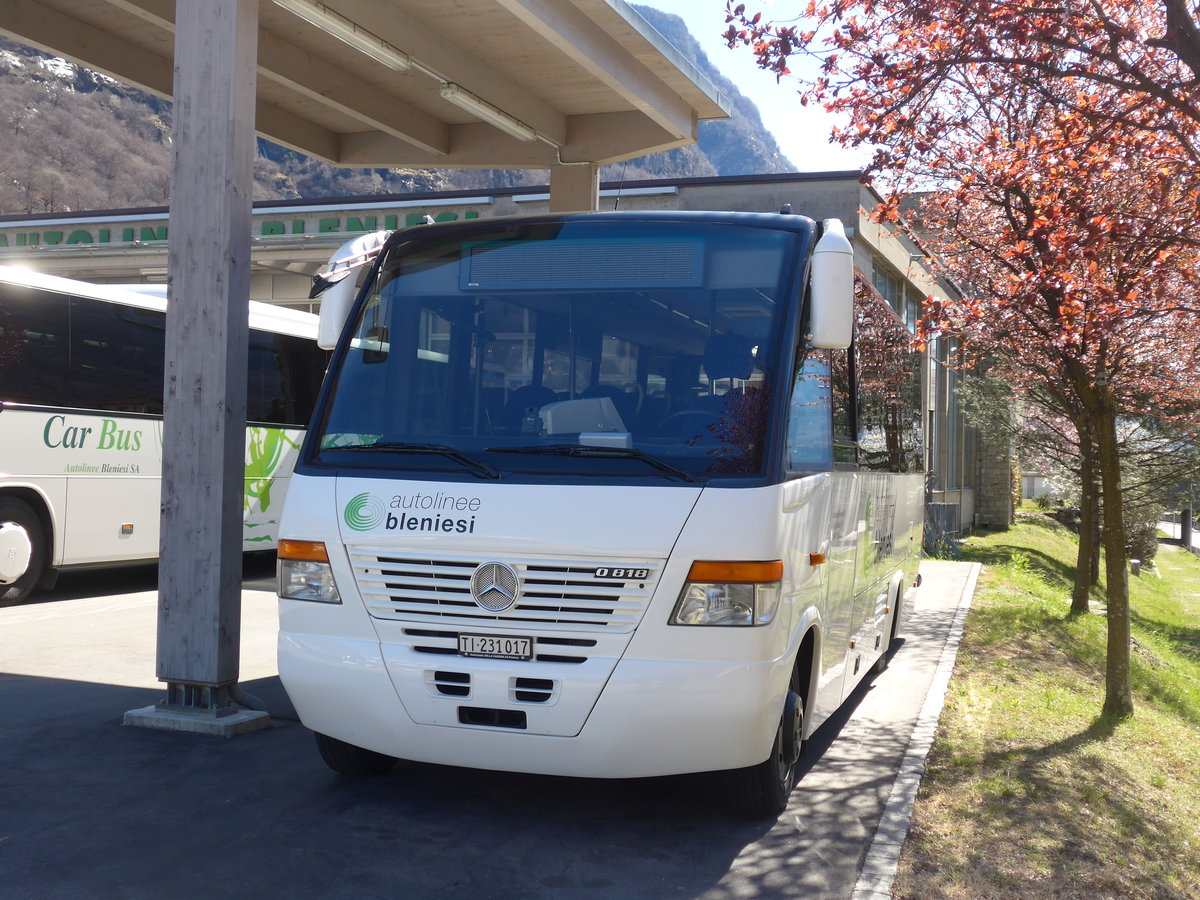 (202'569) - ABl Biasca - Nr. 17/TI 231'017 - Mercedes am 19. M�rz 2019 in Biasca, Garage