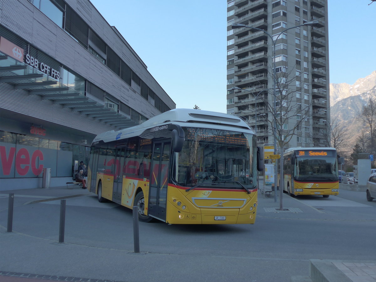 (202'651) - D�nser, Trimmis - GR 7288 - Volvo am 20. M�rz 2019 beim Bahnhof Landquart