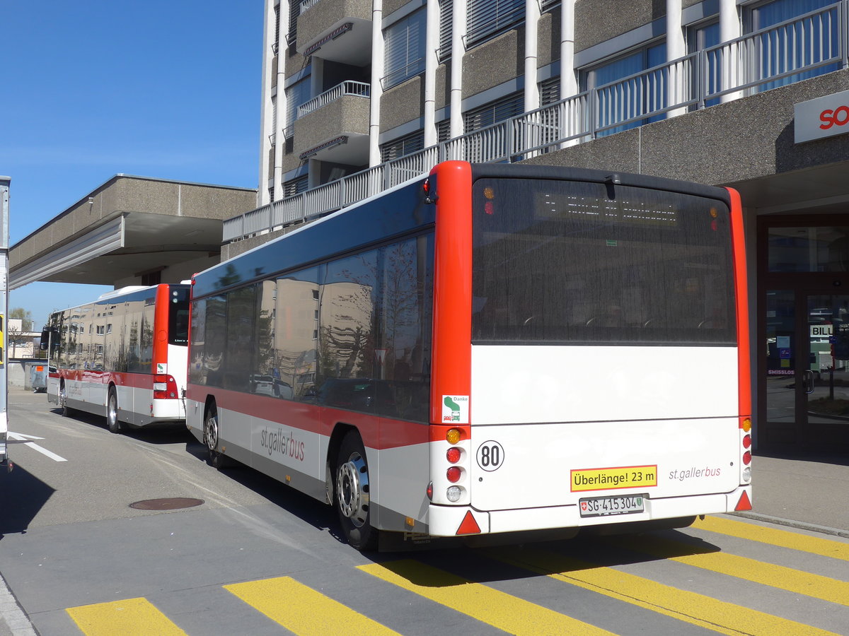 (202'698) - St. Gallerbus, St. Gallen - Nr. 304/SG 415'304 - Hess Personenanh�nger am 21. M�rz 2019 beim Bahnhof Wittenbach