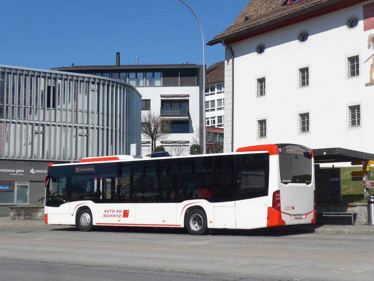 (202'833) - AAGS Schwyz - Nr. 22/SZ 70'422 - Mercedes am 22. M�rz 2019 in Schwyz, Post