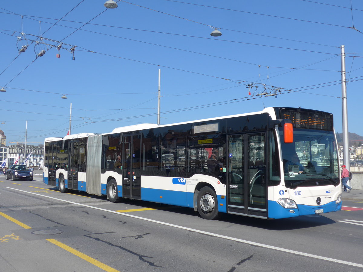 (203'020) - VBL Luzern - Nr. 180/LU 240'943 - Mercedes am 23. M�rz 2019 in Luzern, Bahnhofbr�cke