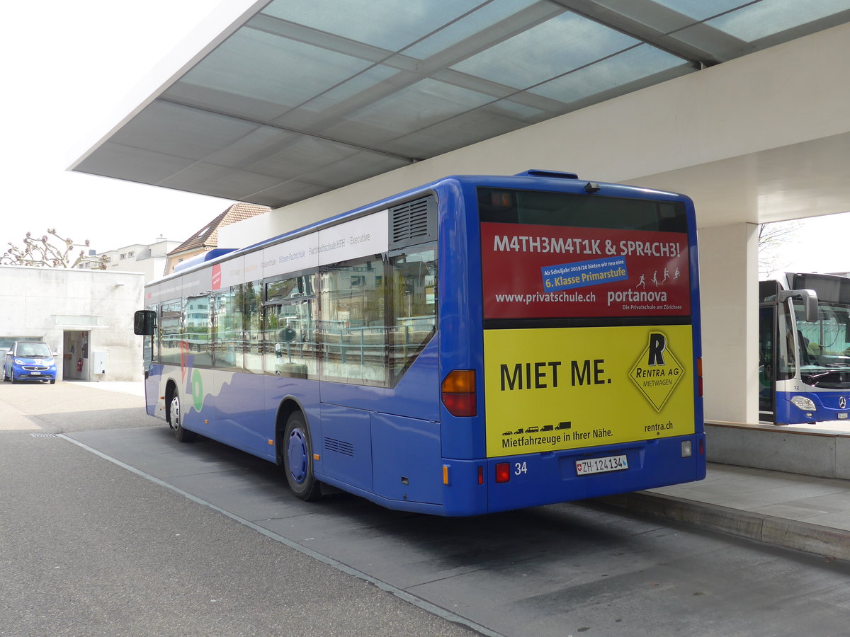 (203'535) - VZO Gr�ningen - Nr. 34/ZH 124'134 - Mercedes am 7. April 2019 beim Bahnhof Meilen
