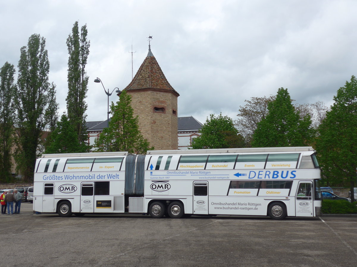 (204'016) - Aus Deutschland: R�ttgen, Untersteinach - KU 06'082 - Neoplan am 26. April 2019 in Haguenau, Parkplatz (1997: Gr�sstes Wohnmobil der Welt)