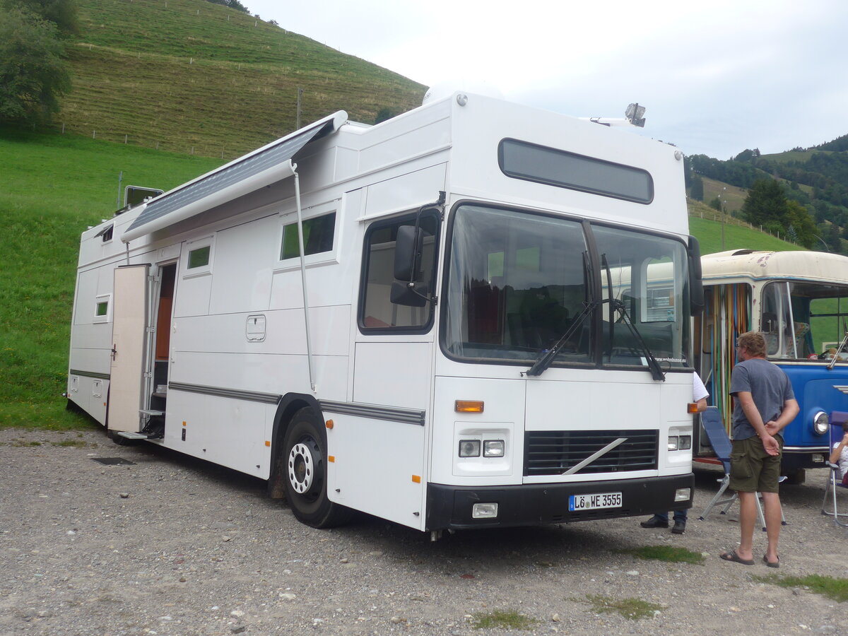 (208'884) - Aus Deutschland: K�nig, Rheinfelden - L�-WE 5555 - Volvo am 17. August 2019 in Atzm�nnig, Schutt