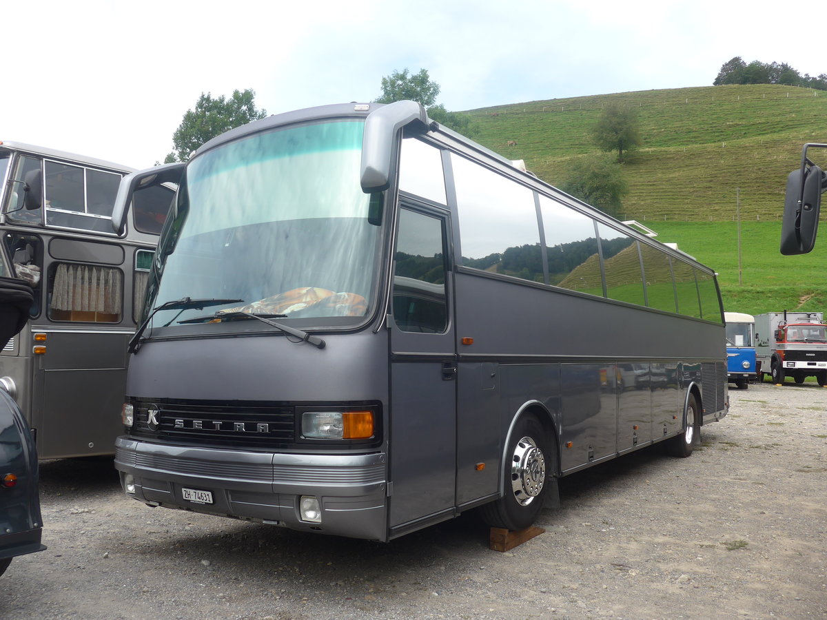 (208'887) - Felix, Gattikon - ZH 74'631 - Setra am 17. August 2019 in Atzm�nnig, Schutt