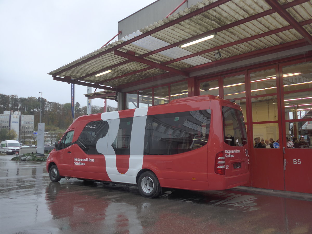 (210'789) - VZO Gr�ningen - Nr. 252 - Mercedes am 8. November 2019 in Kloten, EvoBus