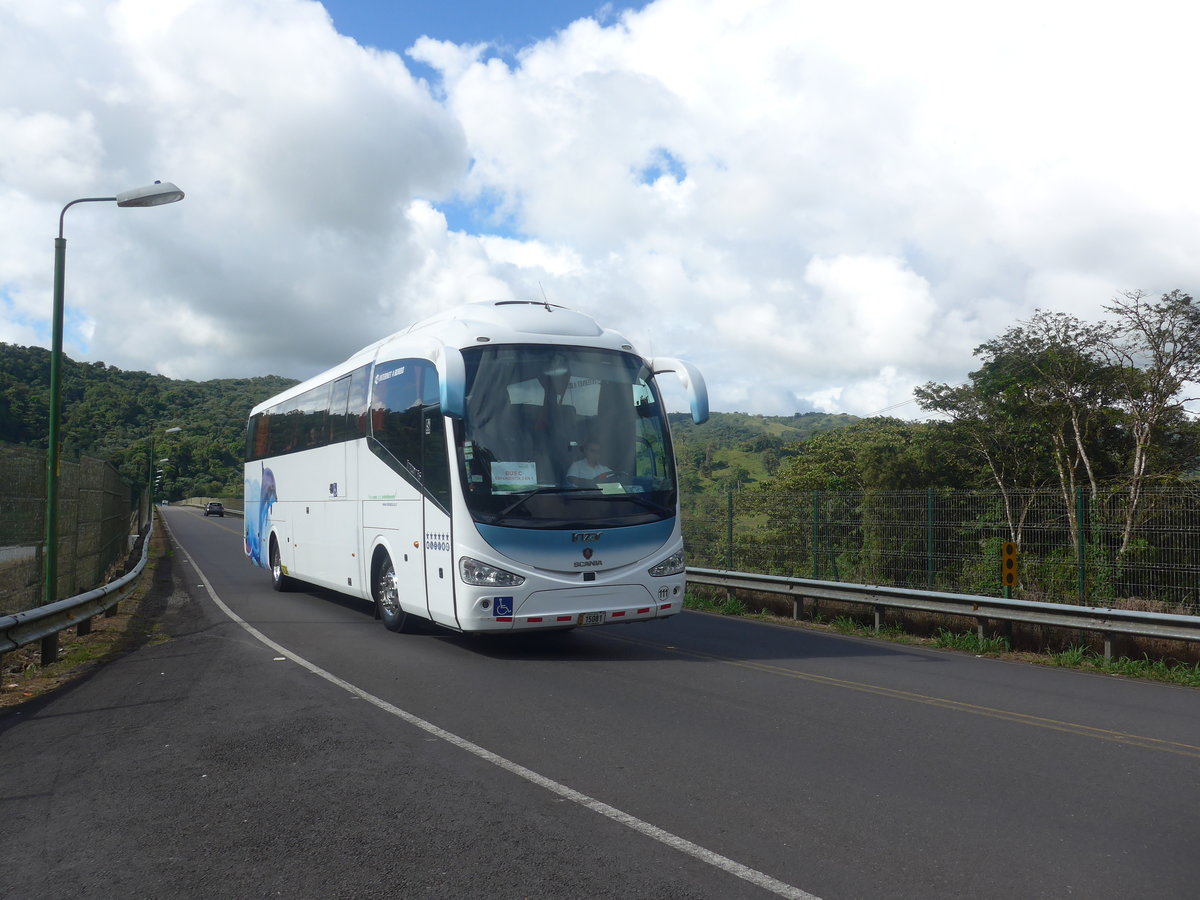 (211'275) - CieloAzul, San Jos� - Nr. 111/15'081 - Scania/Irizar am 14. November 2019 in Arenal, Staudamm