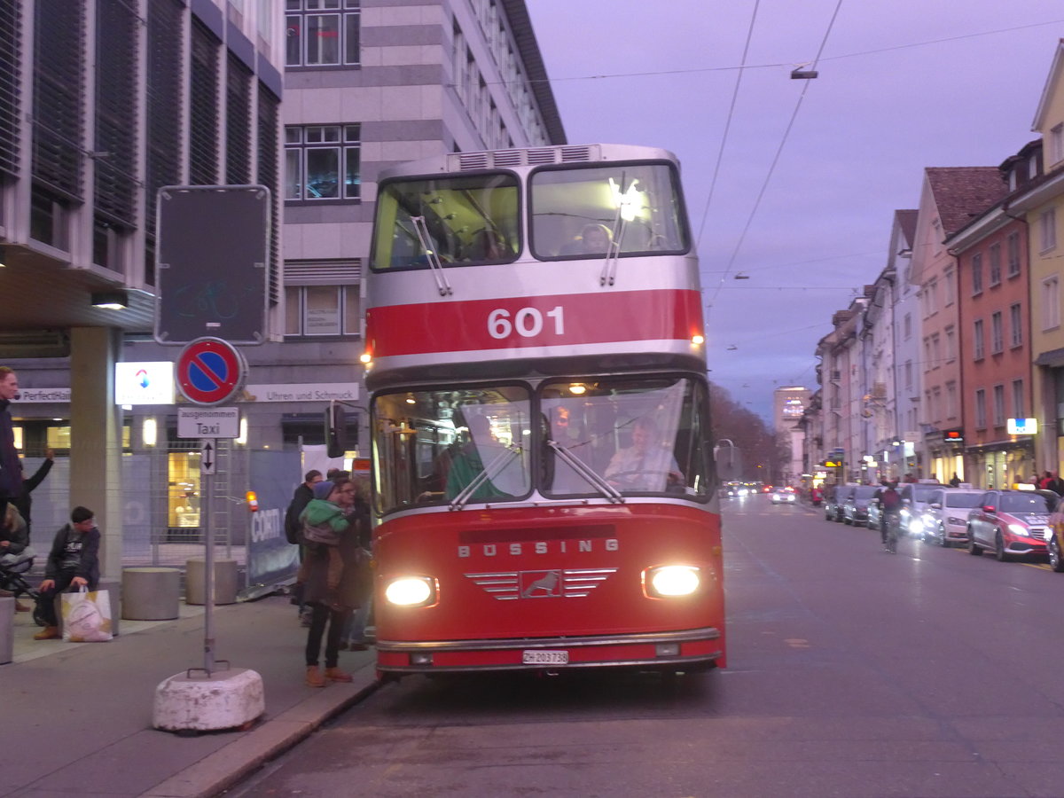 (212'675) - WV Winterthur - Nr. 601/ZH 203'738 - B�ssing (ex Nr. 201; ex Amt f�r Luftverkehr, Z�rich Nr. 47; ex Swissair, Z�rich Nr. 23) am 7. Dezember 2019 in Winterthur, Schmidgasse