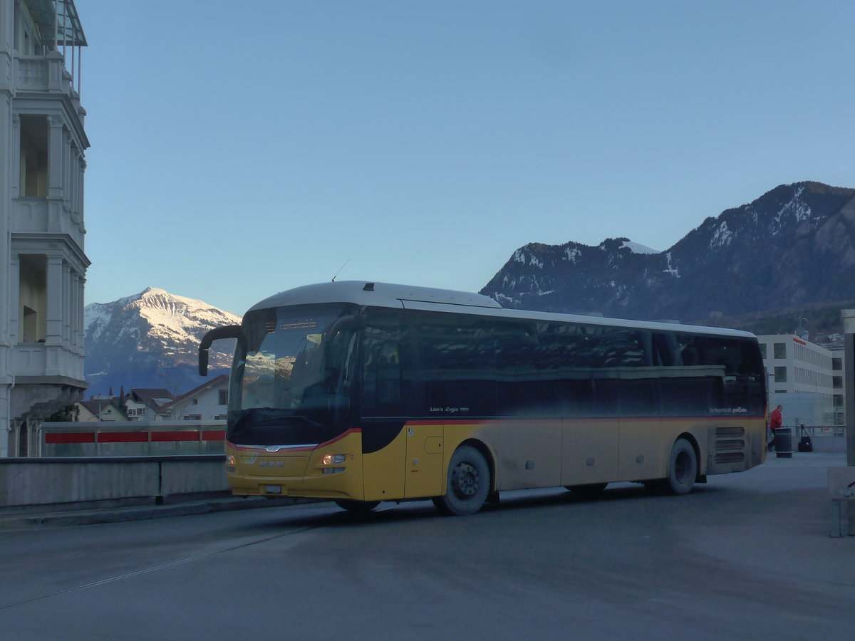 (213'216) - PostAuto Graub�nden - GR 173'202 - MAN am 1. Januar 2020 in Chur, Postautostation