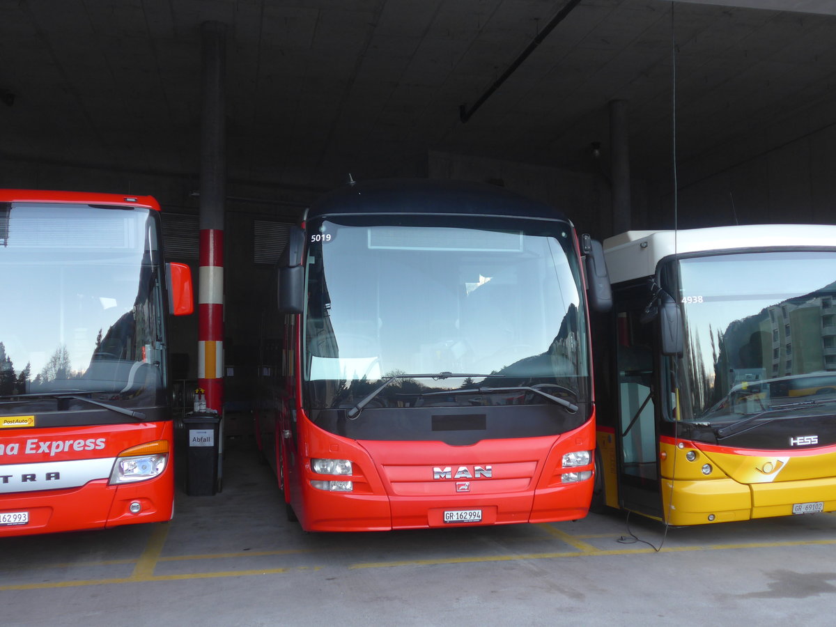 (213'228) - PostAuto Graub�nden - GR 162'994 - MAN (ex GR 162'972) am 1. Januar 2020 in Chur, Garage