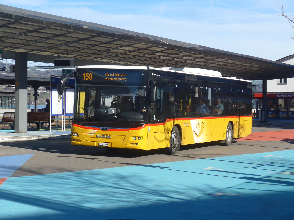 (214'668) - PostAuto Z�rich - Nr. 383/ZH 202'899 - MAN am 20. Februar 2020 beim Bahnhof Horgen