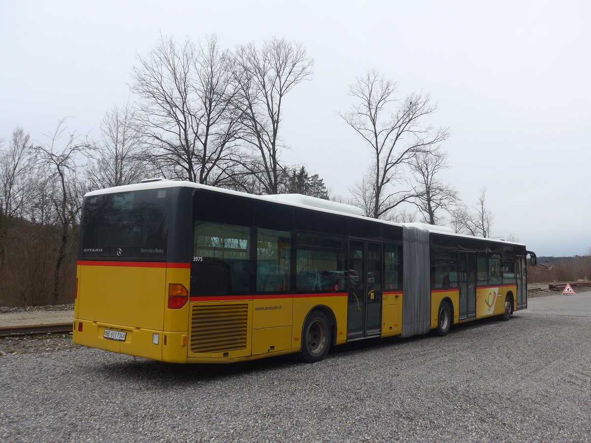 (215'036) - PostAuto Bern - Nr. 638/BE 611'734 - Mercedes am 2. M�rz 2020 in Laupen, Garage