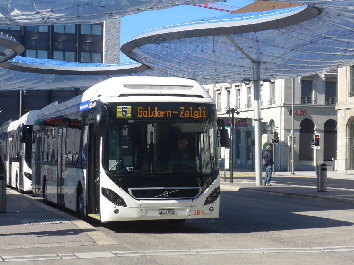 (215'200) - BBA aarau - Nr. 53/AG 7553 - Volvo am 15. M�rz 2020 beim Bahnhof Aarau