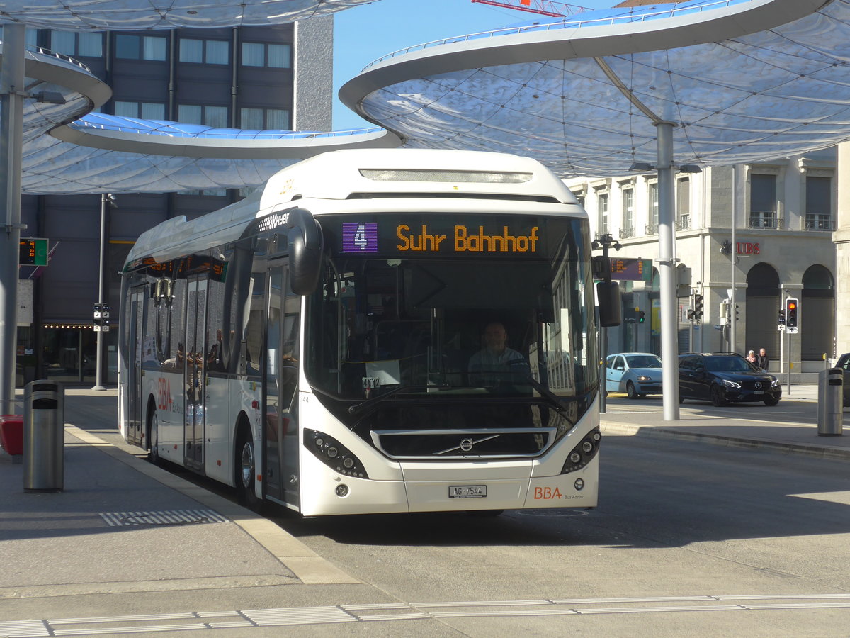 (215'203) - BBA Aarau - Nr. 44/AG 7544 - Volvo am 15. M�rz 2020 beim Bahnhof Aarau