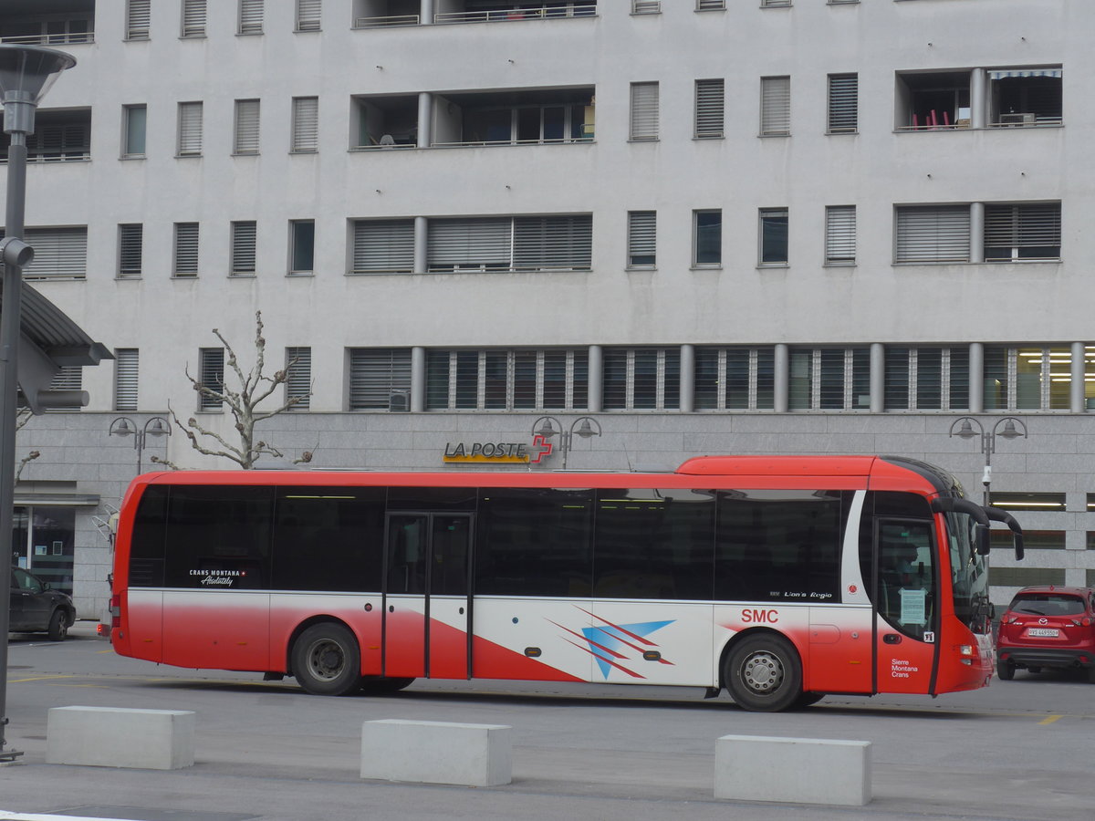 (215'345) - SMC Montana - Nr. 32/VS 201'732 - MAN am 20. M�rz 2020 beim Bahnhof Sierre