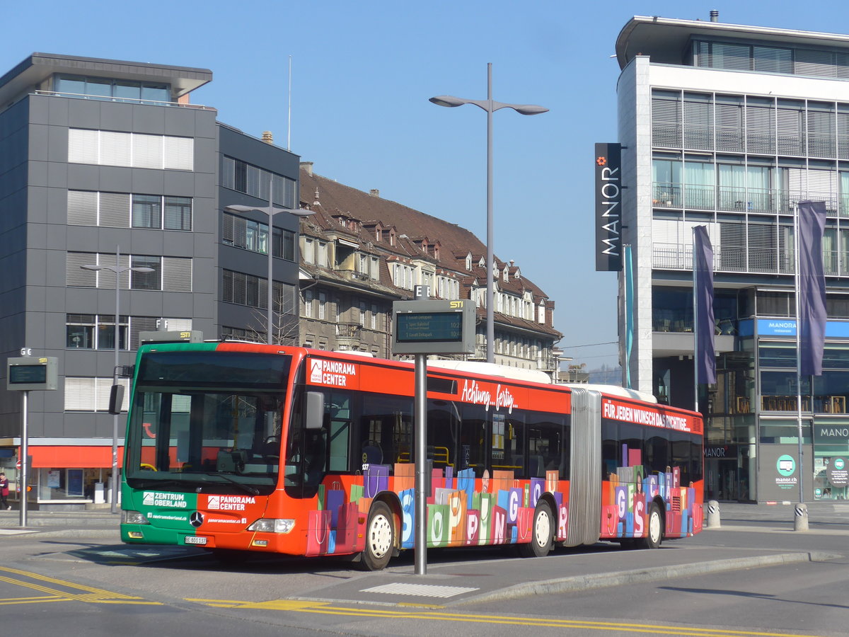 (215'511) - STI Thun - Nr. 137/BE 801'137 - Mercedes am 25. M�rz 2020 beim Bahnhof Thun