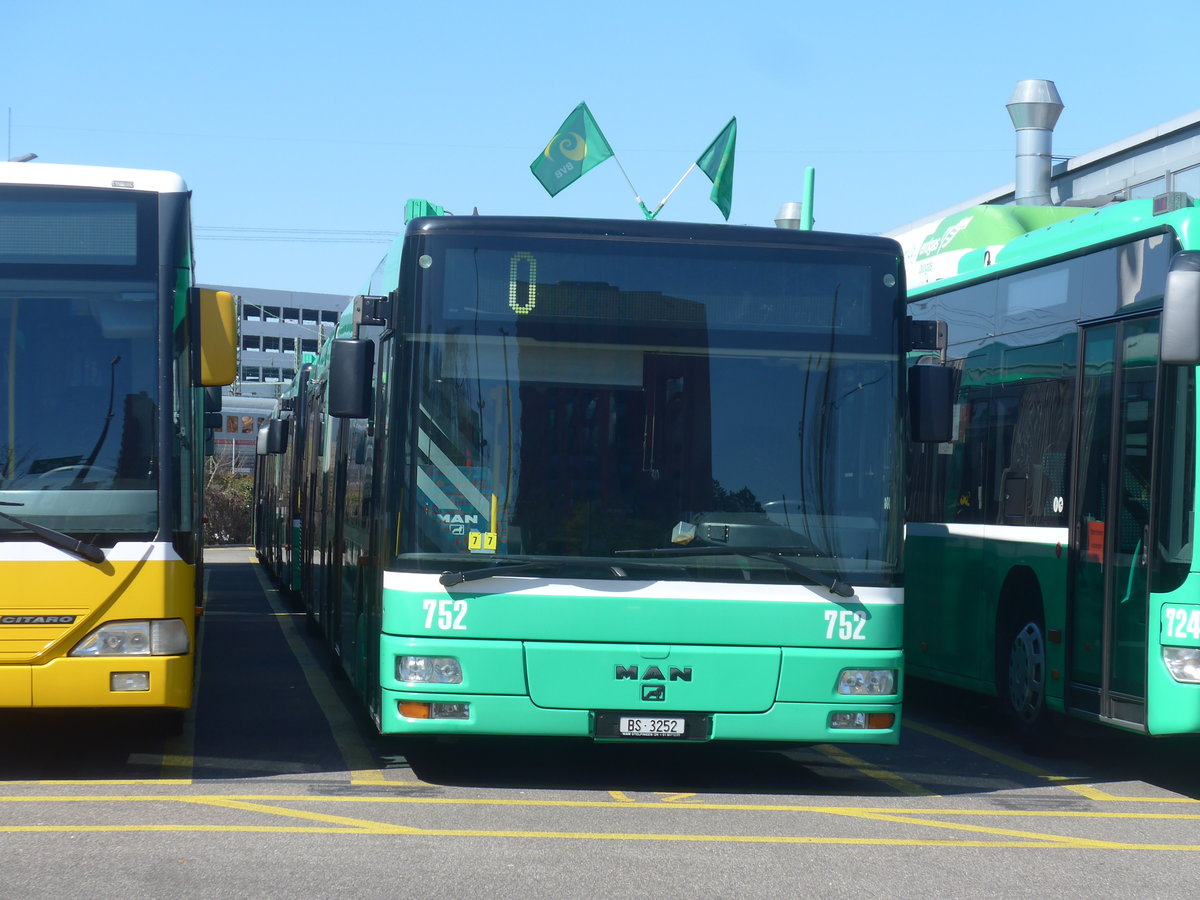(215'733) - BVB Basel - Nr. 752/BS 3252 - MAN am 31. M�rz 2020 in Basel, Garage Rankstrasse