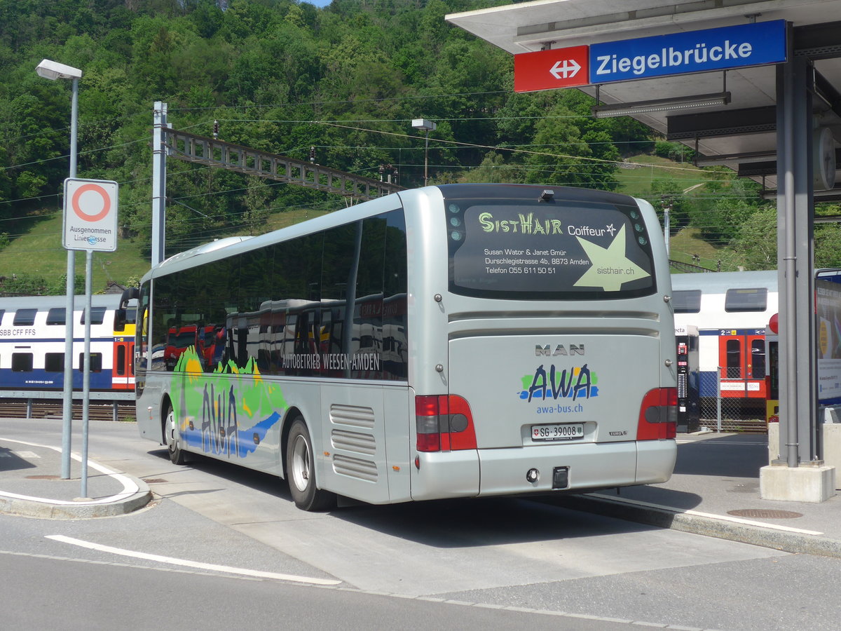 (216'857) - AWA Amden - Nr. 8/SG 39'008 - MAN am 9. Mai 2020 beim Bahnhof Ziegelbr�cke