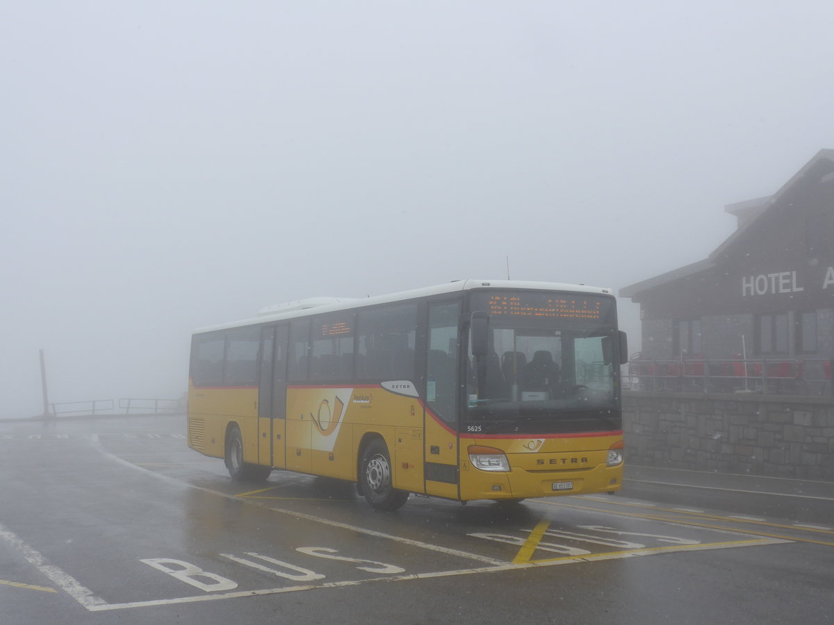 (217'649) - PostAuto Bern - BE 653'387 - Setra am 7. Juni 2020 in Grimsel, Passh�he