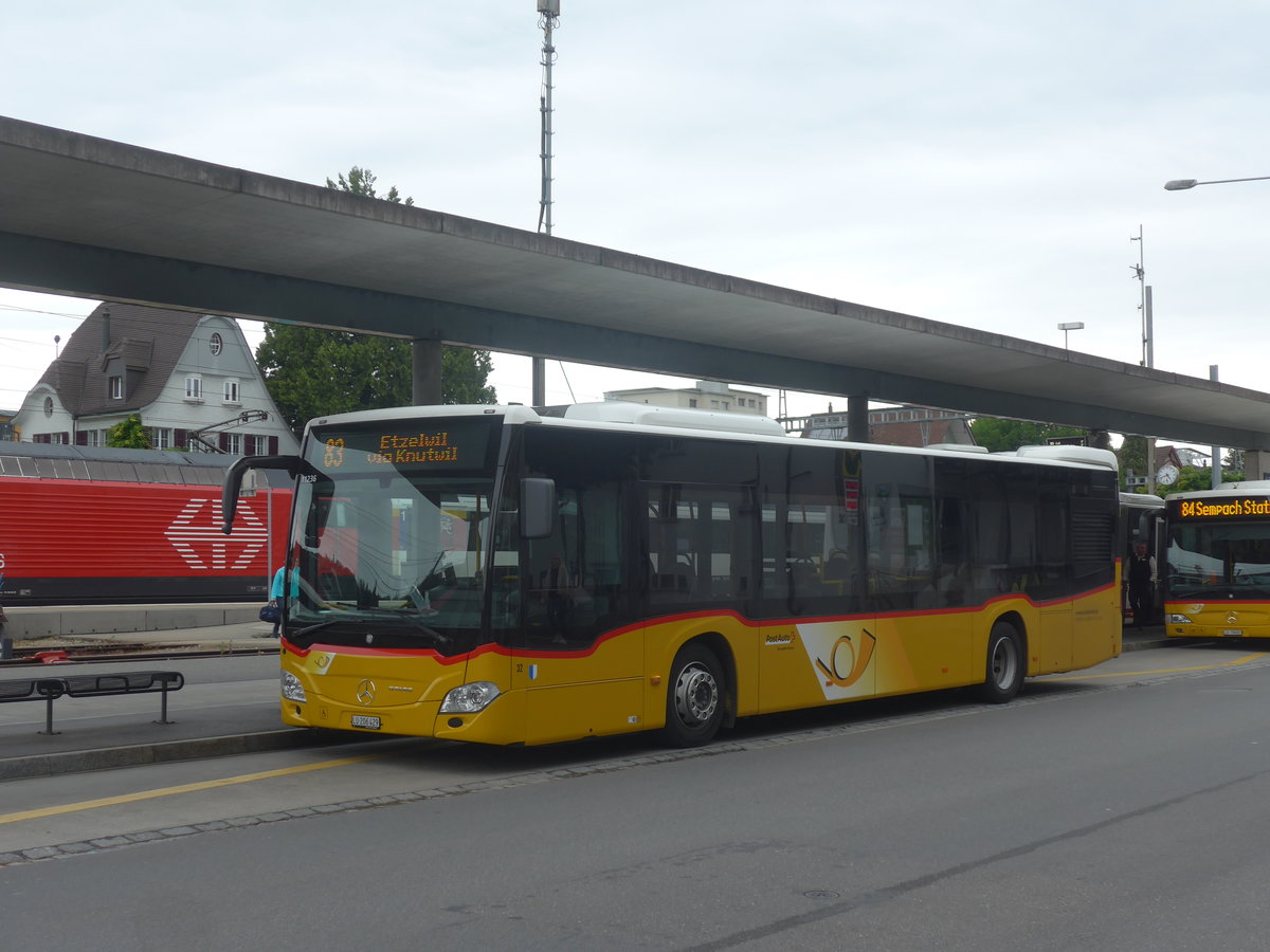 (218'018) - H�fliger, Sursee - Nr. 32/LU 206'429 - Mercedes am 14. Juni 2020 beim Bahnhof Sursee