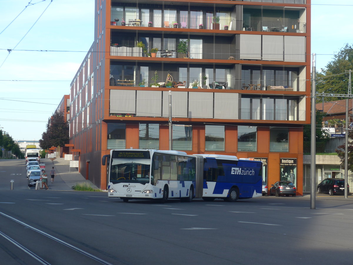 (218'440) - Welti-Furrer, Bassersdorf - Nr. 72/ZH 713'672 - Mercedes (ex Nr. 12; ex VBRF Regensdorf Nr. 12) am 4. Juli 2020 beim Bahnhof Bern Br�nnen Westside