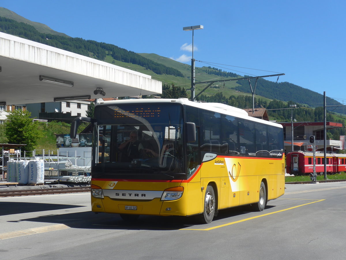(218'470) - PostAuto Graub�nden - GR 102'345 - Setra (ex Riederer, St. Margrethenberg) am 5. Juli 2020 beim Bahnhof Scuol-Tarasp