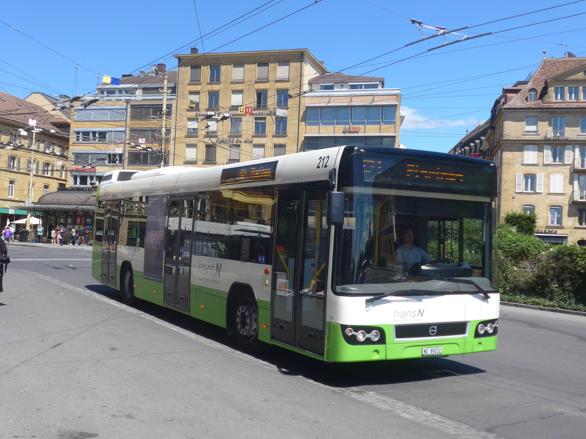 (218'552) - transN, La Chaux-de-Fonds - Nr. 212/NE 89'212 - Volvo (ex TN Neuch�tel Nr. 232) am 6. Juli 2020 in Neuch�tel, Place Pury