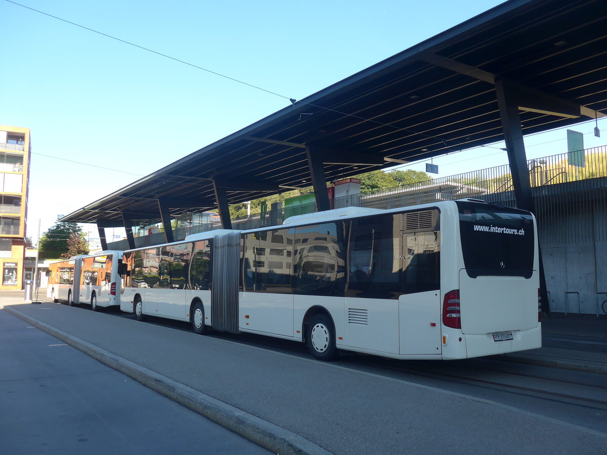 (218'710) - Intertours, Domdidier - Nr. 211/FR 300'481 - Mercedes (ex STI Thun Nr. 135) am 12. Juli 2020 beim Bahnhof Bern Br�nnen Westside