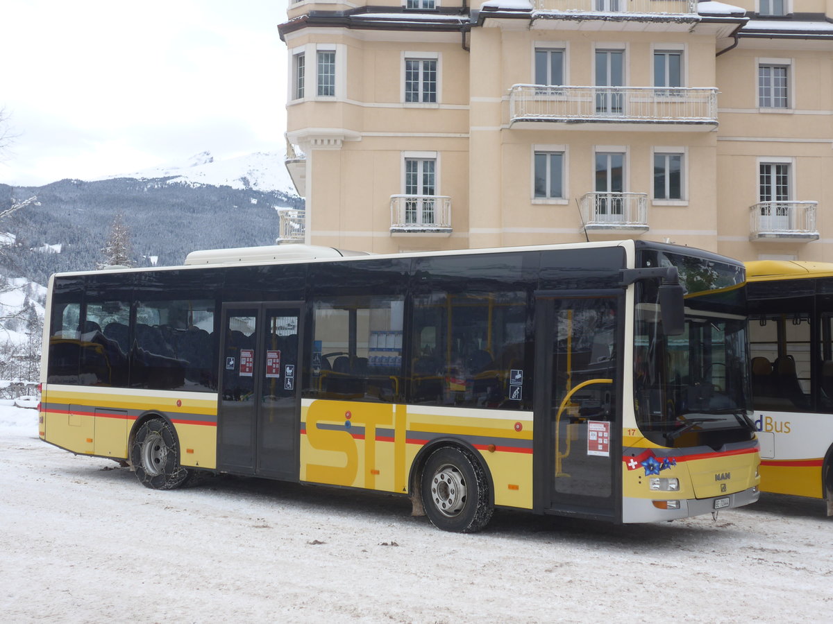 (223'144) - Grindelwaldbus, Grindelwald - Nr. 17/BE 72'444 - MAN/G�ppel (ex STI Thun Nr. 133) am 27. Dezember 2020 beim Bahnhof Grindelwald