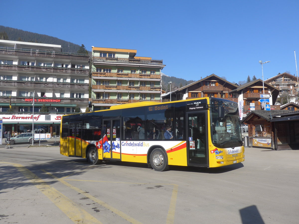 (223'884) - Grindelwaldbus, Grindelwald - Nr. 19/BE 363'305 - MAN/G�ppel am 28. Februar 2021 beim Bahnhof Grindelwald