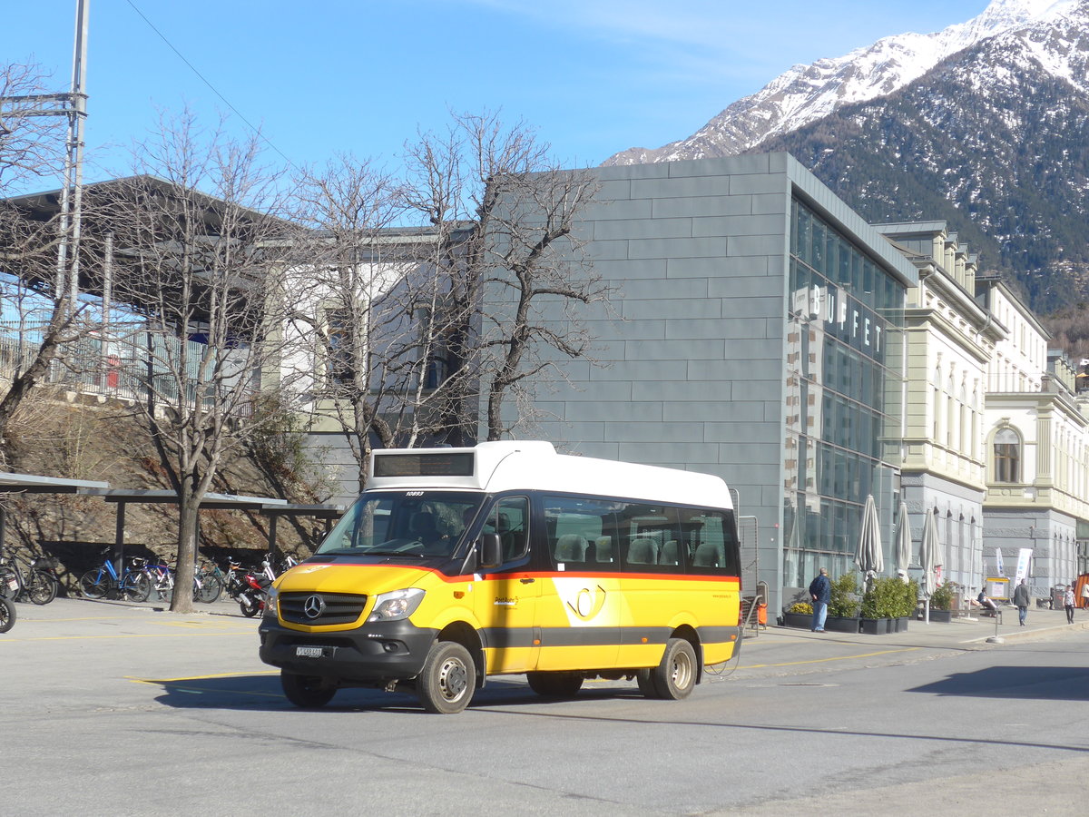 (223'913) - PostAuto Wallis - VS 468'403 - Mercedes am 2. M�rz 2021 beim Bahnhof Brig