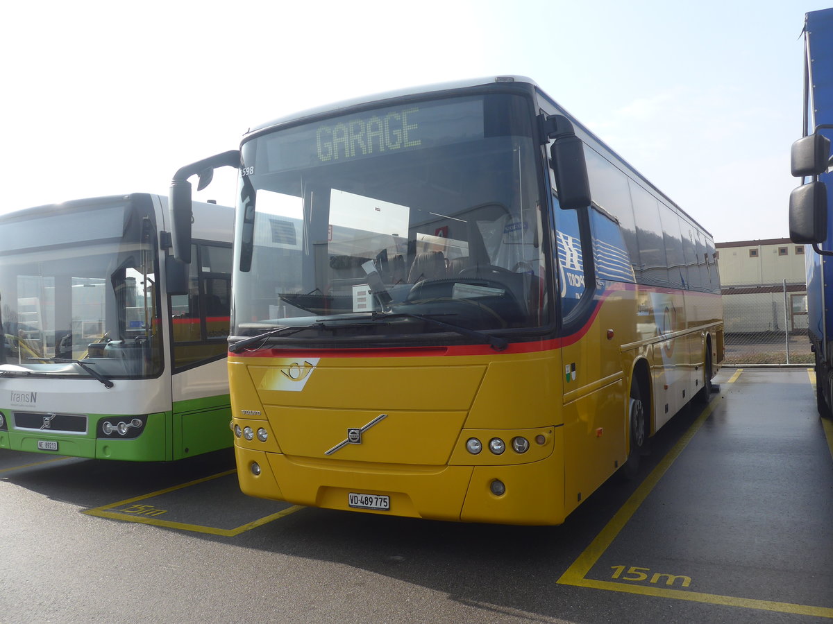 (224'018) - CarPostal Ouest - VD 489'775 - Volvo (ex Favre, Avenches; ex CarPostal Ouest VD 538'347) am 7. M�rz 2021 in Cornaux, Truck Center