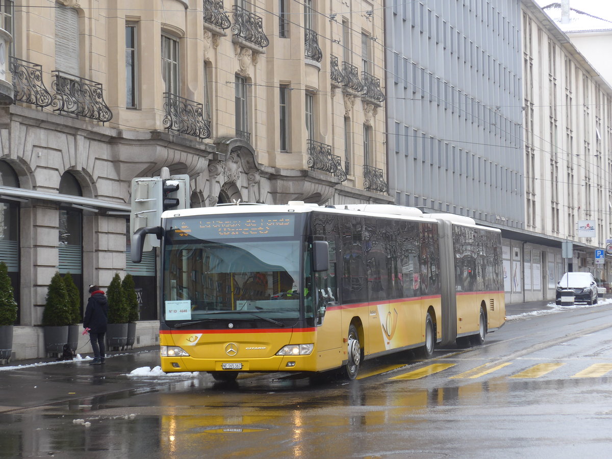 (224'151) - PostAuto Bern - Nr. 689/NE 165'367 - Mercedes (ex BE 834'689; ex H�fliger, Sursee Nr. 7) am 14. M�rz 2021 beim Bahnhof La Chaux-de-Fonds (Einsatz CarPostal)