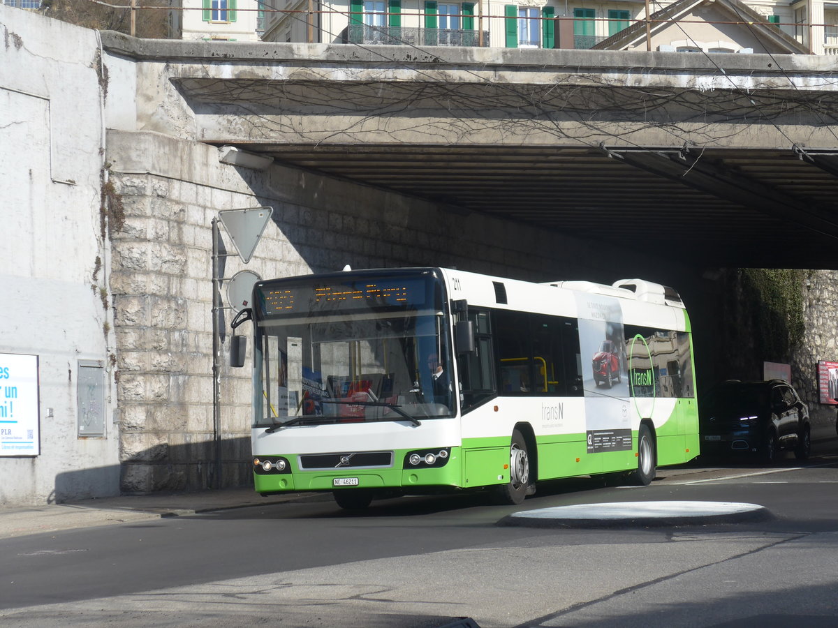 (224'237) - transN, La Chaux-de-Fonds - Nr. 211/NE 46'211 - Volvo (ex TN Neuch�tel Nr. 211) am 20. M�rz 2021 beim Bahnhof Neuch�tel