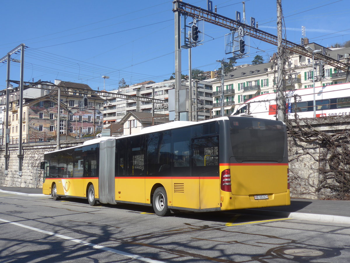 (224'553) - PostAuto Bern - Nr. 689/NE 165'367 - Mercedes (ex BE 834'689; ex H�fliger, Sursee Nr. 7) am 29. M�rz 2021 beim Bahnhof Neuch�tel (Einsatz CarPostal)
