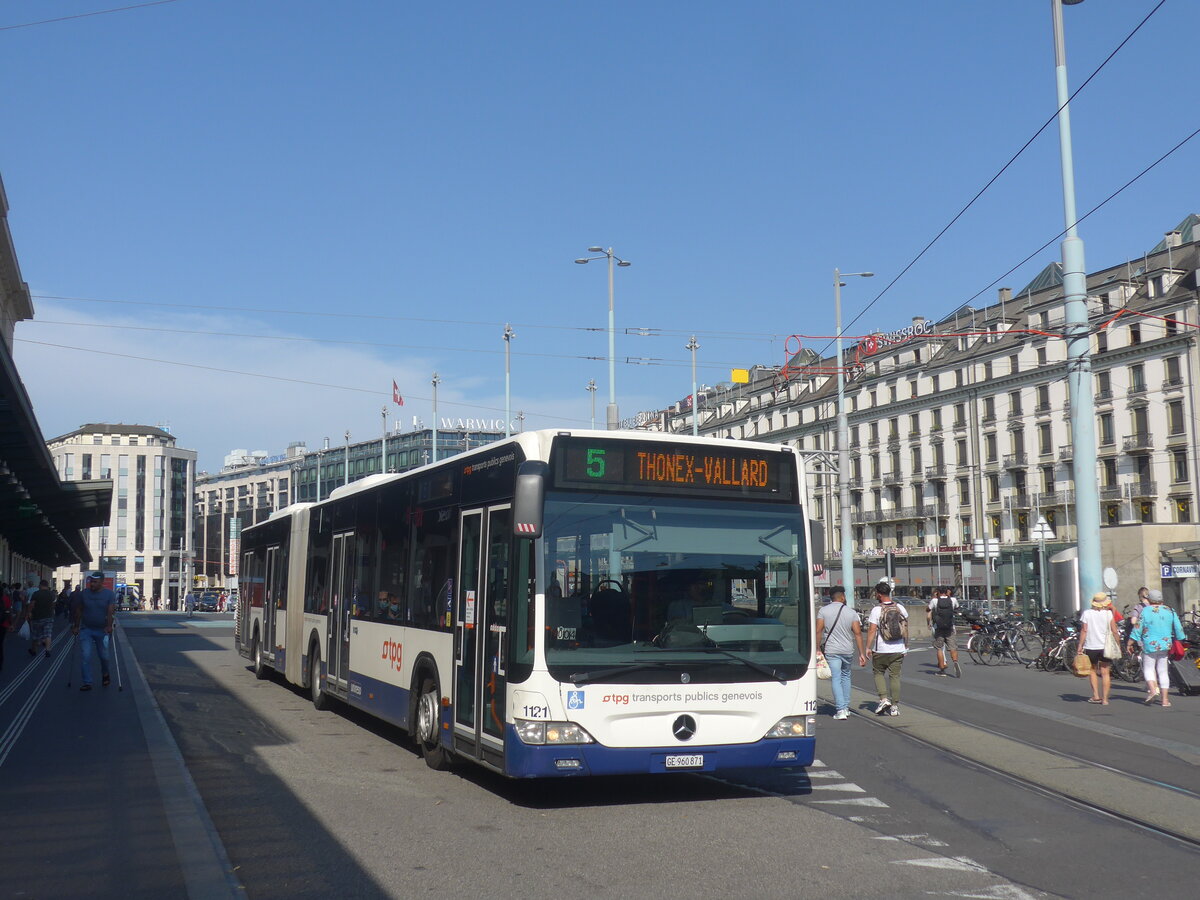(227'350) - TPG Gen�ve - Nr. 1121/GE 960'960'871 - Mercedes am 15. August 2021 beim Bahnhof Gen�ve