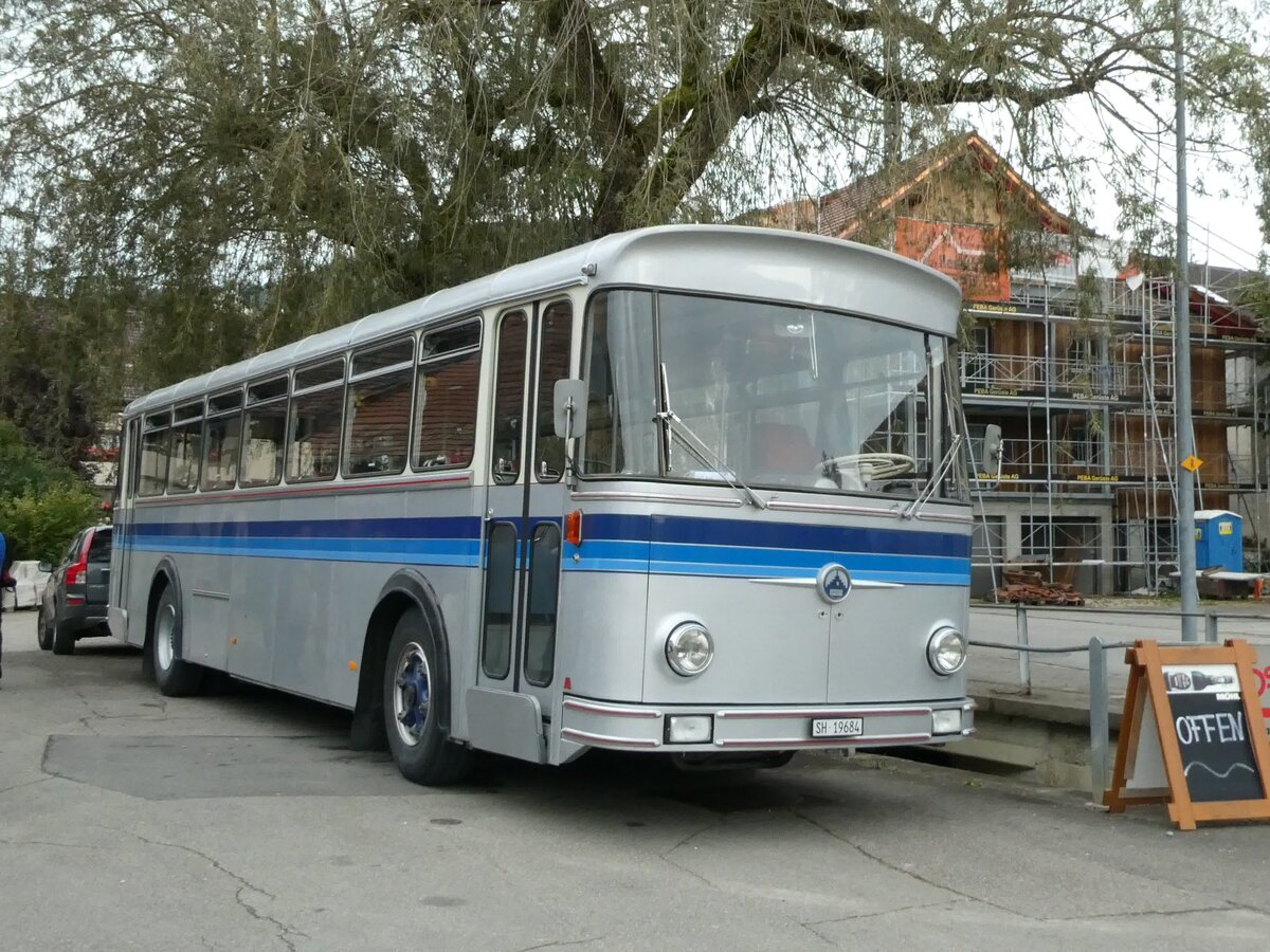 (228'408) - Borer, Neuhausen - SH 19'684 - Saurer/T�scher (ex Sch�ttler, D-K�ln; ex Braun, D-M�nster; ex Schmid, Hemishofen; ex Br�tsch, B�ttenhard; ex ASS Schleitheim Nr. 8) am 26. September 2021 in Beggingen, Dorf
