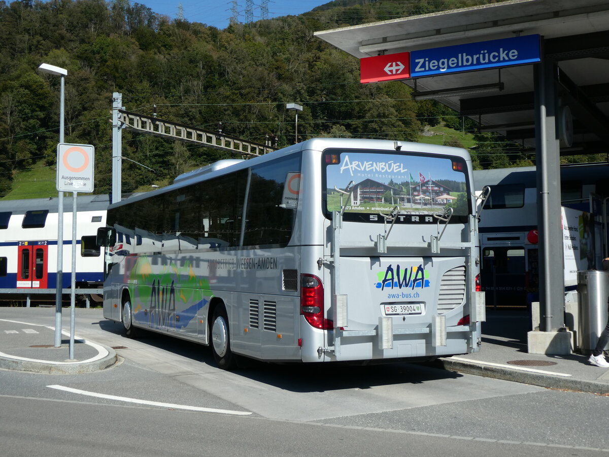 (228'586) - AWA Amden - Nr. 4/SG 39'004 - Setra am 2. Oktober 2021 beim Bahnhof Ziegelbr�cke