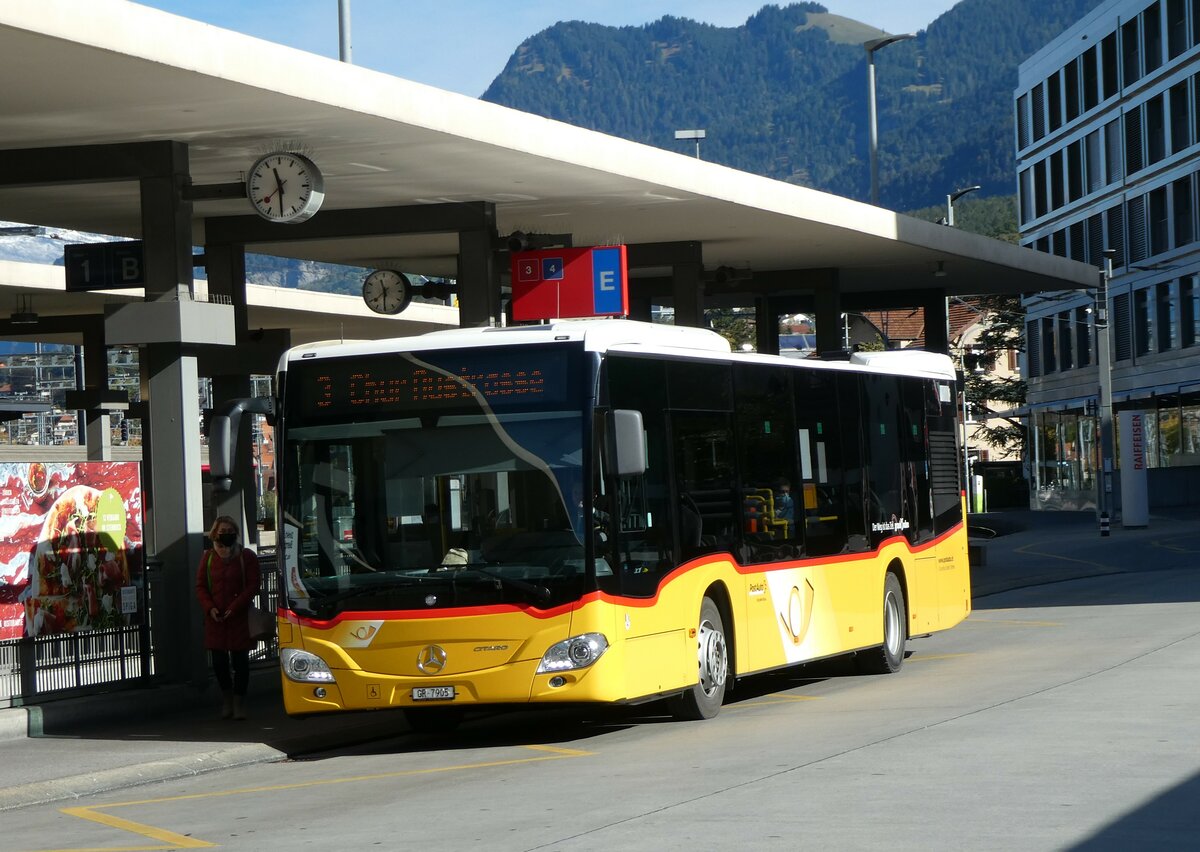 (229'241) - D�nser, Trimmis - GR 7905 - Mercedes am 15. Oktober 2021 beim Bahnhof Chur