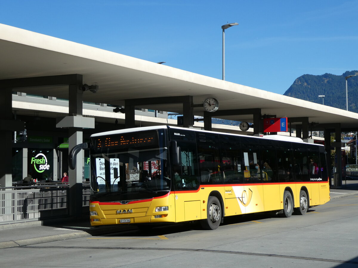 (229'253) - D�nser, Trimmis - GR 106'166 - MAN am 15. Oktober 2021 beim Bahnhof Chur