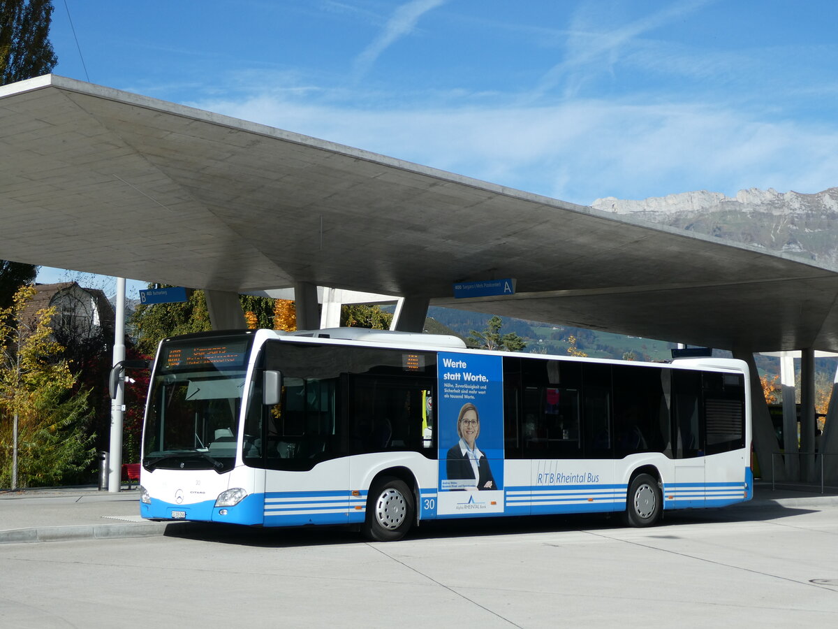 (229'500) - RTB Altst�tten - Nr. 30/SG 309'266 - Mercedes am 20. Oktober 2021 beim Bahnhof Buchs