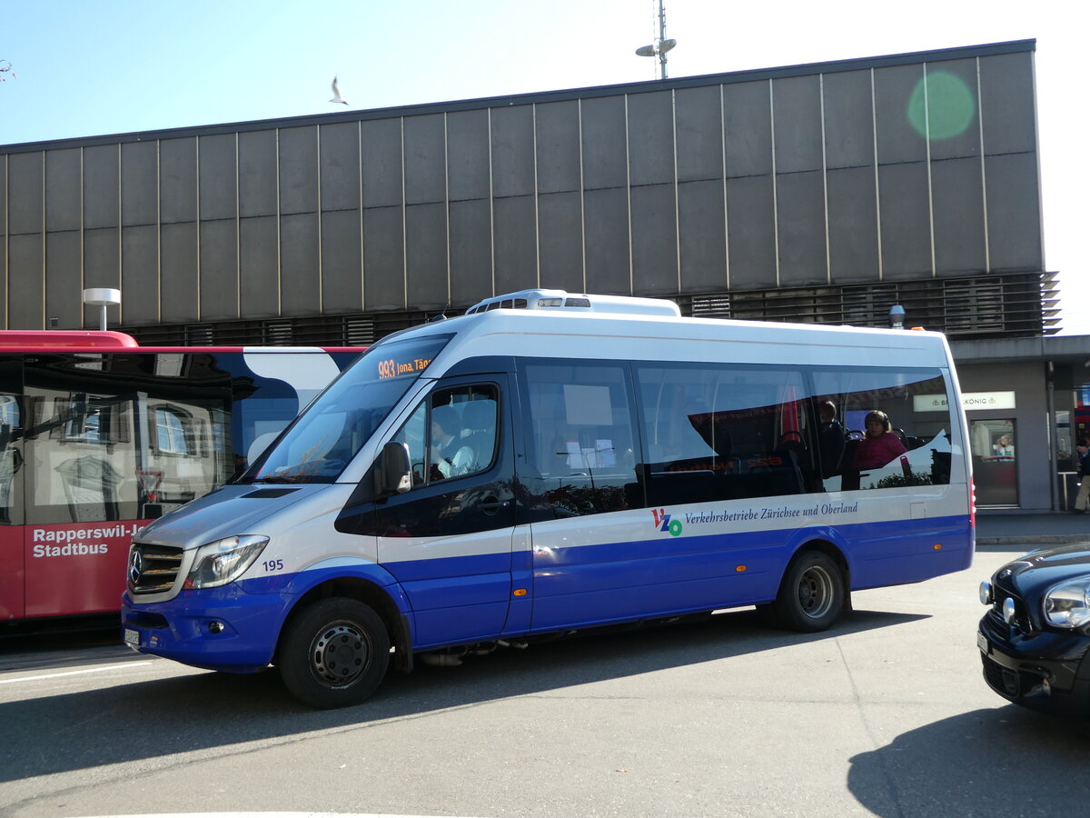 (229'785) - VZO Gr�ningen - Nr. 195/ZH 549'195 - Mercedes am 23. Oktober 2021 beim Bahnhof Rapperswil