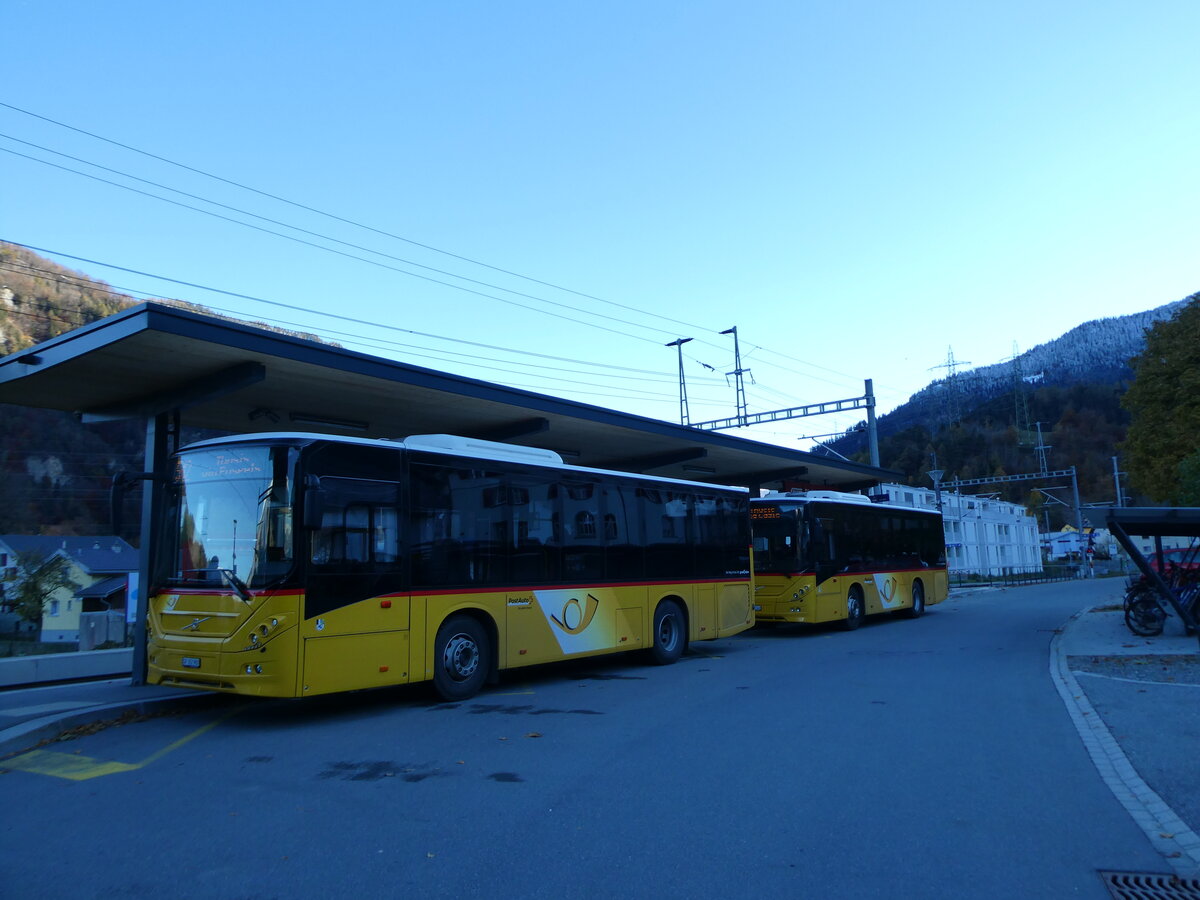 (230'051) - PostAuto Graub�nden - GR 162'980 - Volvo am 6. November 2021 beim Bahnhof Rh�z�ns